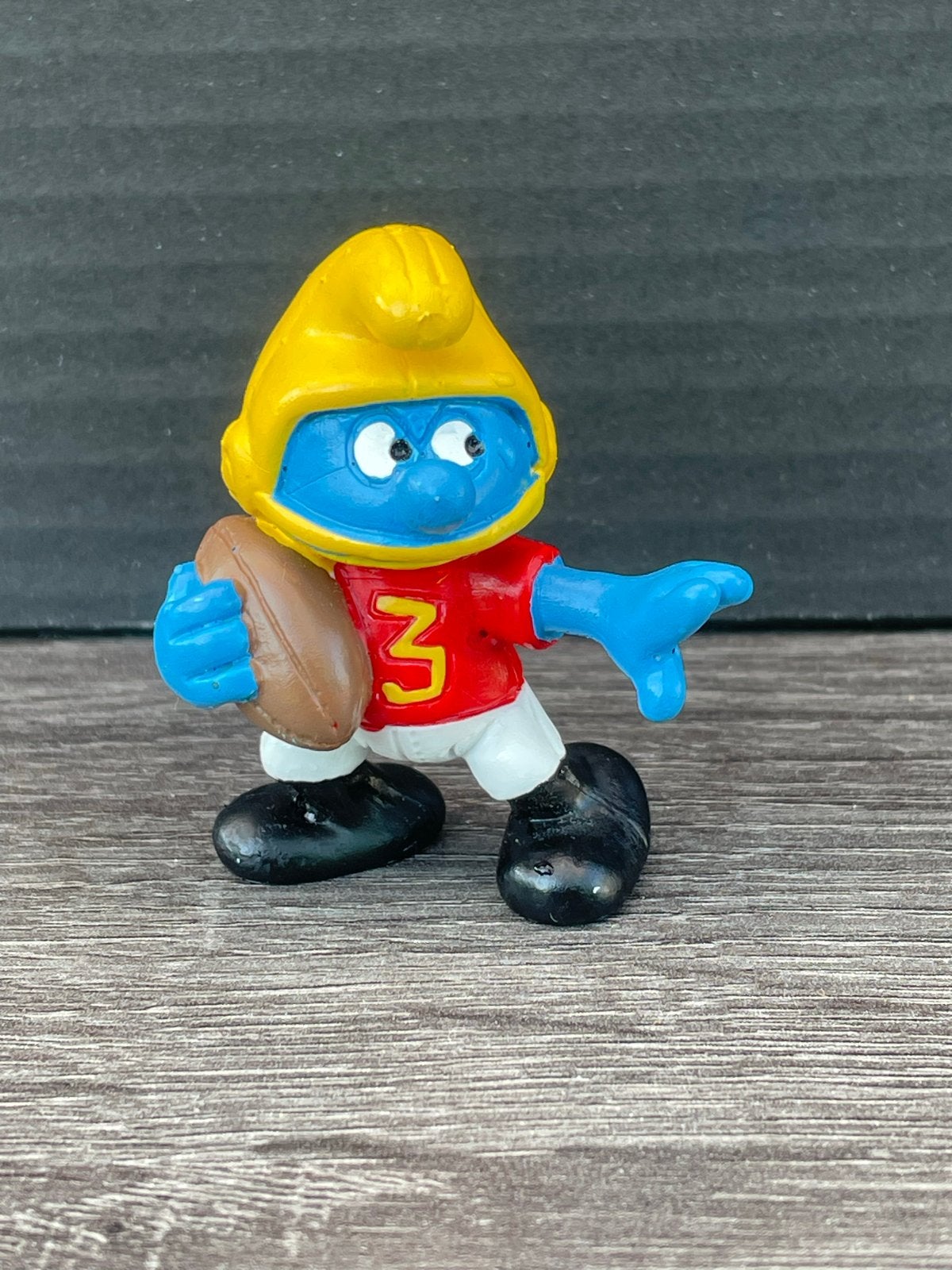 Smurf American Football Figuur - Vintage Smurfen Collectible, Verzamelen, Smurfen, Ophalen of Verzenden, Gebruikt, Overige Smurfen