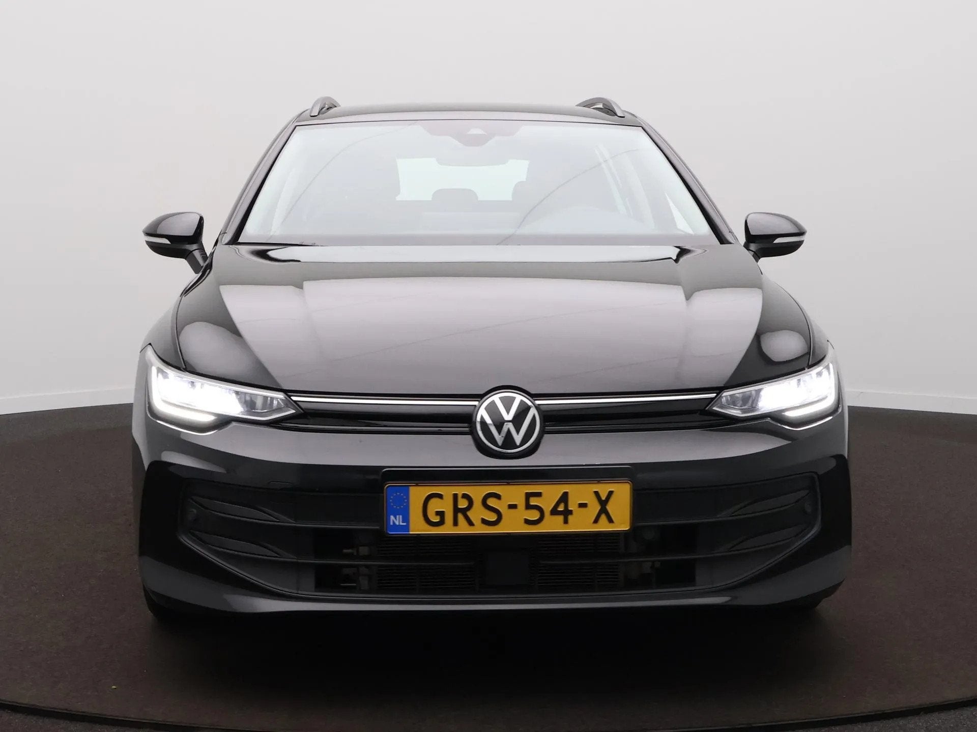 Volkswagen Golf Variant 1.5 TSI 115Pk (bj 2024), 680 kg, 116 pk, Zwart, Handgeschakeld