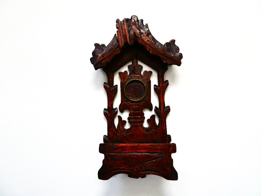 Een floraal houtgesneden zakhorloge houder 1800 - 1850, Antiek en Kunst, Overige onderwerpen, Houtsnijwerk, Ophalen of Verzenden