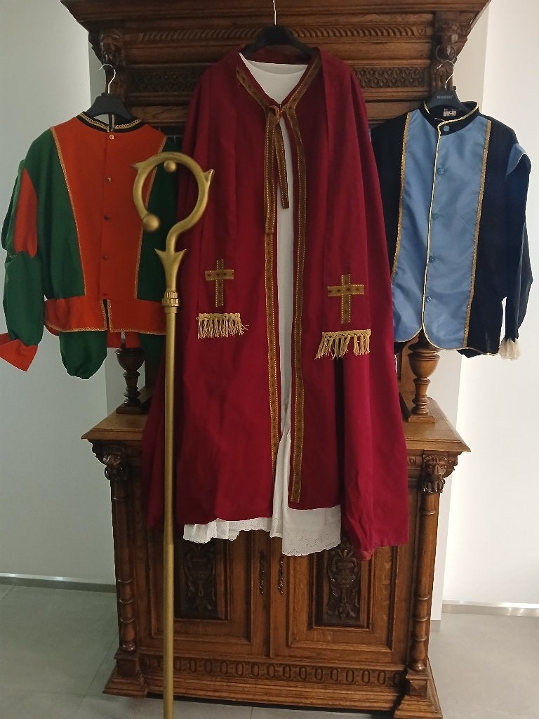 Sint en 2 Pietenpakken, Ophalen, Gebruikt