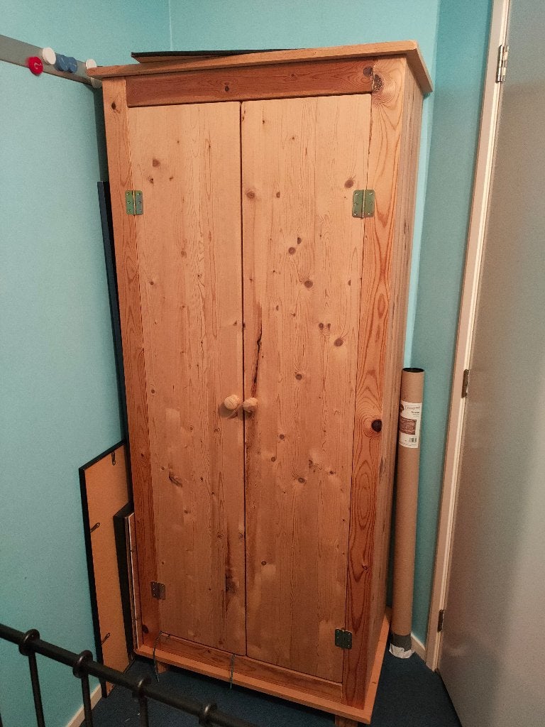 Houten kast, Kinderen en Baby's, Kinderkamer | Commodes en Kasten, Zo goed als nieuw, Kast, 105 cm of meer, 75 tot 100 cm, 50 tot 70 cm