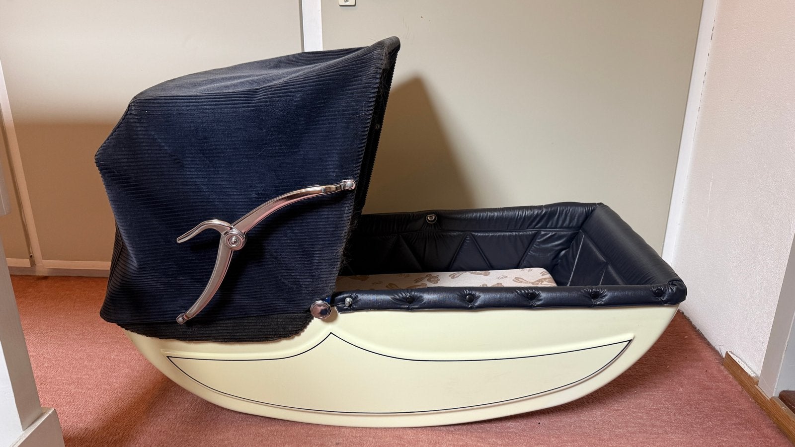 Bovenkant oude Engelse kinderwagen - Reiswieg, Kinderen en Baby's, Kinderwagens en Combinaties, Gebruikt, Met reiswieg, Ophalen