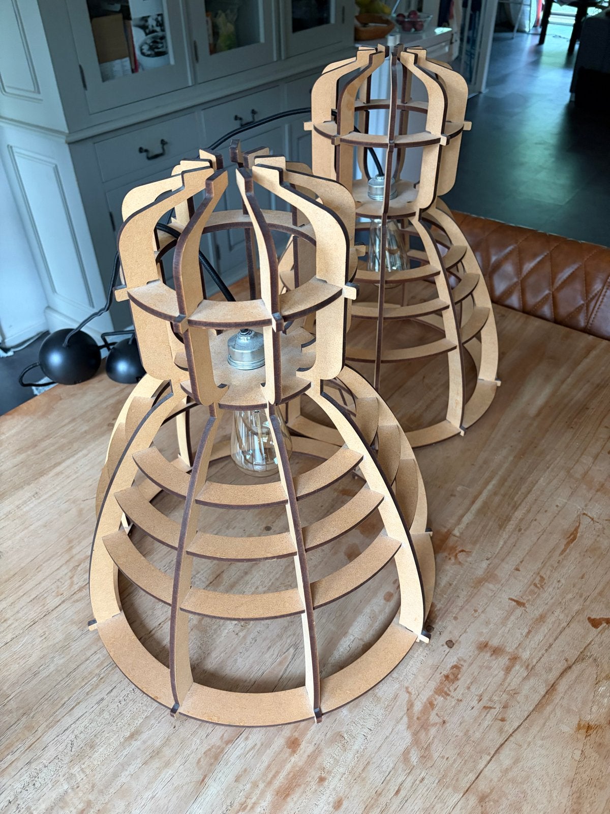 Set van 2 houten hanglampen - No.19 Olaf Weller, Ophalen, Zo goed als nieuw, Hout, E27 (groot)