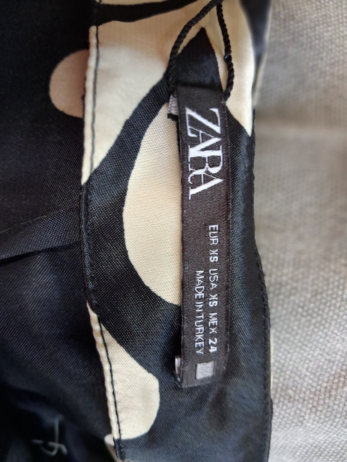 ZARA rok zwart/crème met bloemenprint & ceintuur – maat XSMo, Ophalen of Verzenden, Zo goed als nieuw, Maat 34 (XS) of kleiner