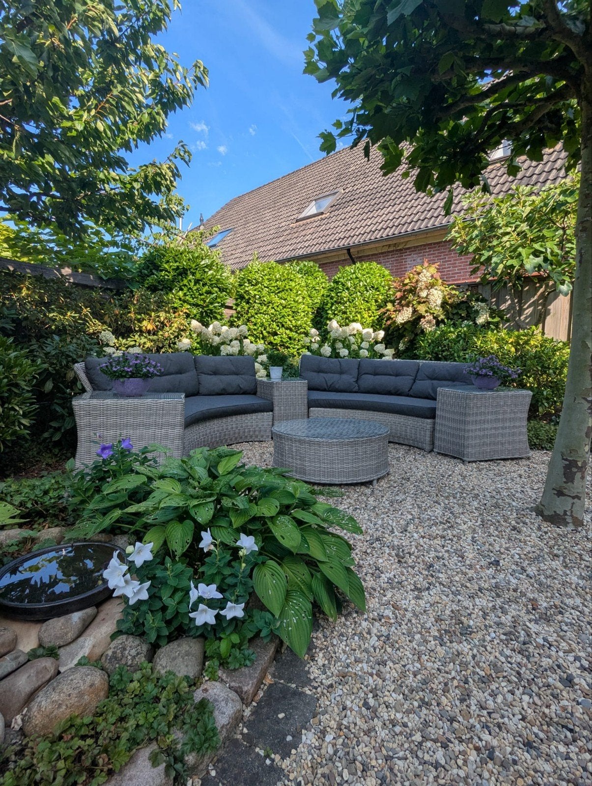 Loungeset: 2 Halfronde Banken met 4 Losse Tafels, Tuin en Terras, Ophalen, Zo goed als nieuw
