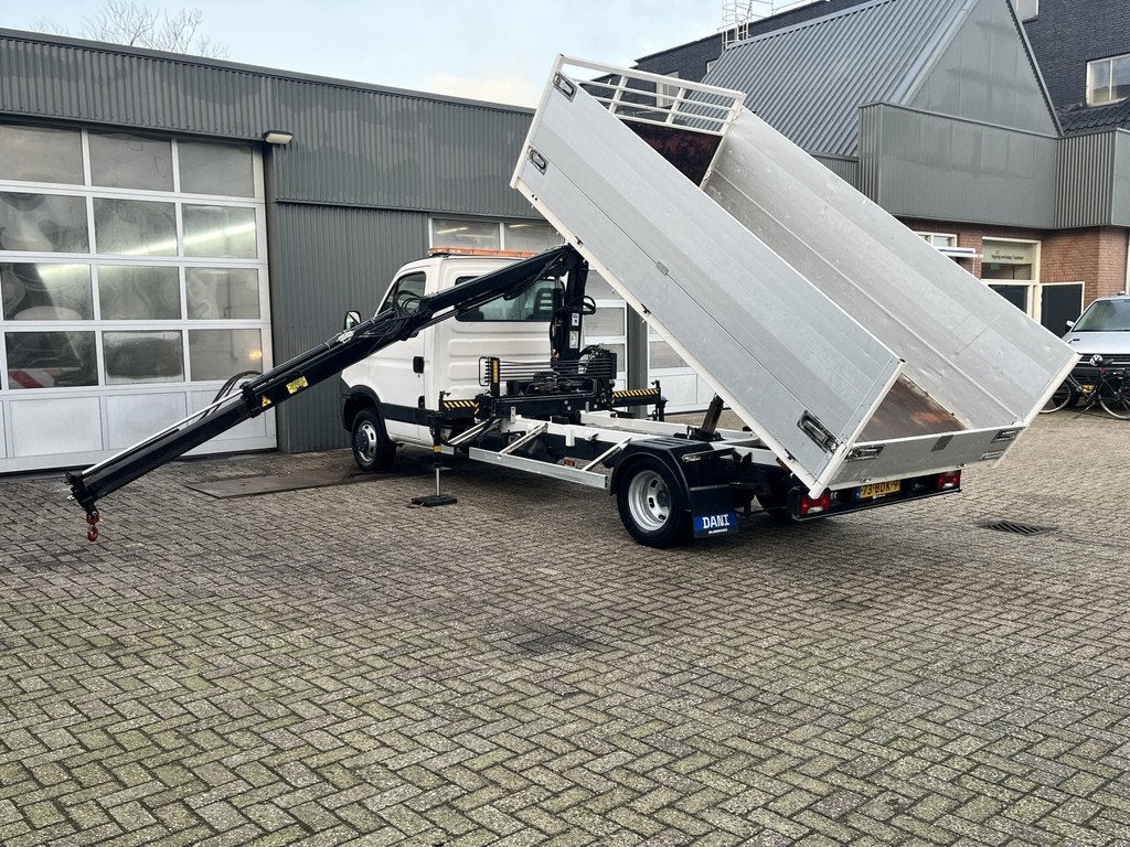 Iveco Daily 50C15 Hiab 022 Laadkraan 1555kg laadvermogen Kip, Auto's, Automaat, Gebruikt, Zwart, 4 cilinders