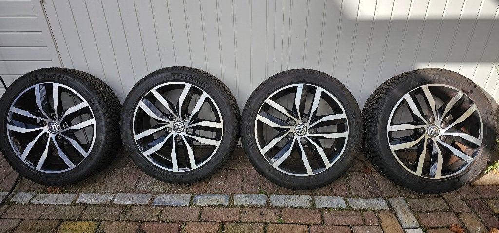 Originele Volkswagen 17 Inch velgen met winterbanden, Ophalen, Gebruikt, Velg(en), 17 inch