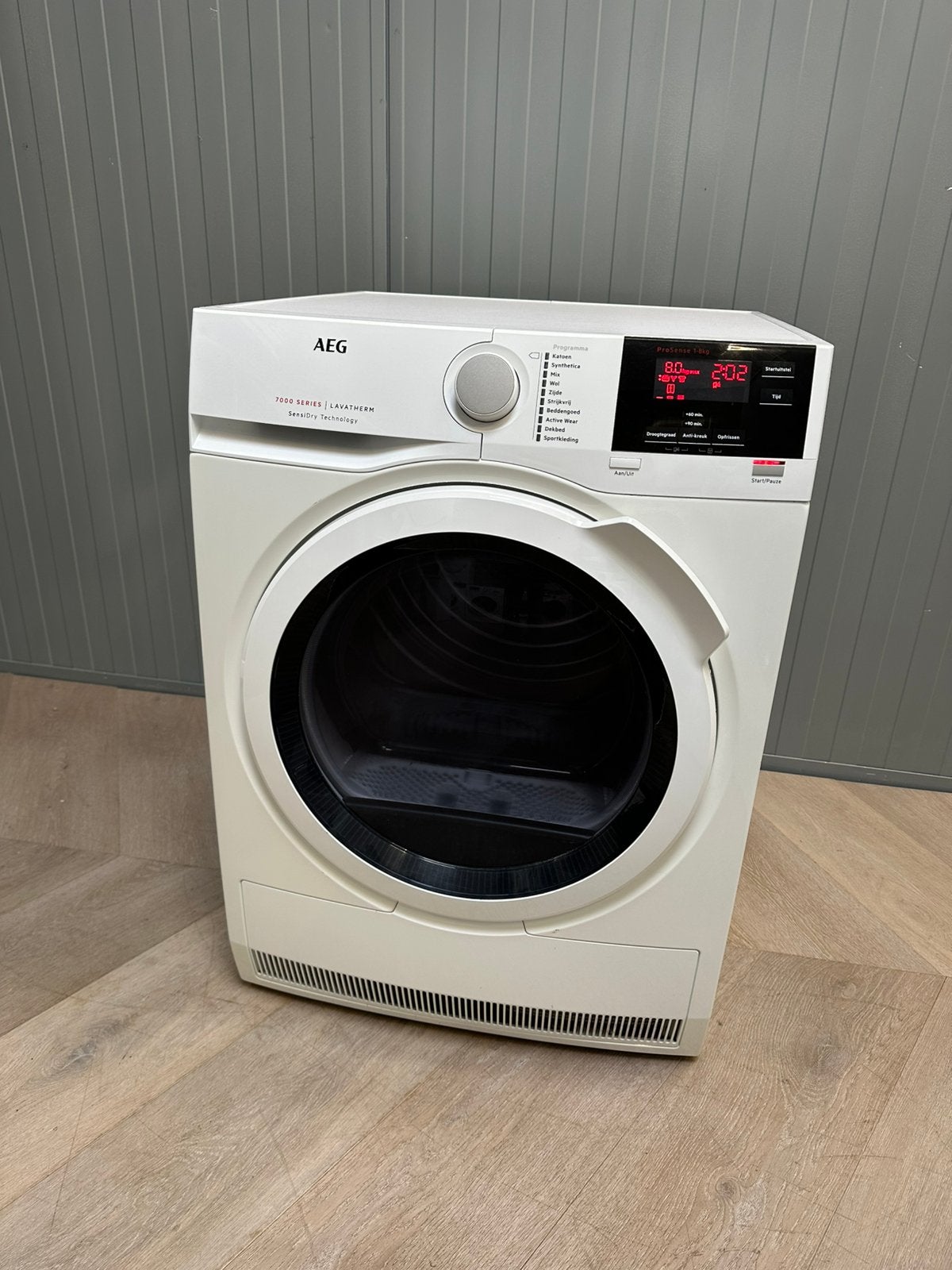Foto 2 van Aeg 7000 series Warmtepompdroger A+++ 8KG incl Garantie
