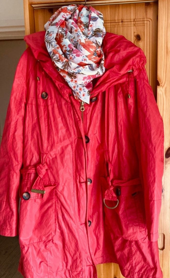 lange jas  Reset, Ophalen of Verzenden, Zo goed als nieuw, Maat 46/48 (XL) of groter, Rood
