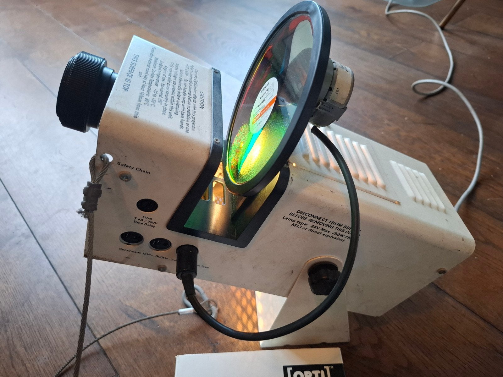 Foto 2 van Opti Kinetics Solar 250 Protojector  met effectwielen
