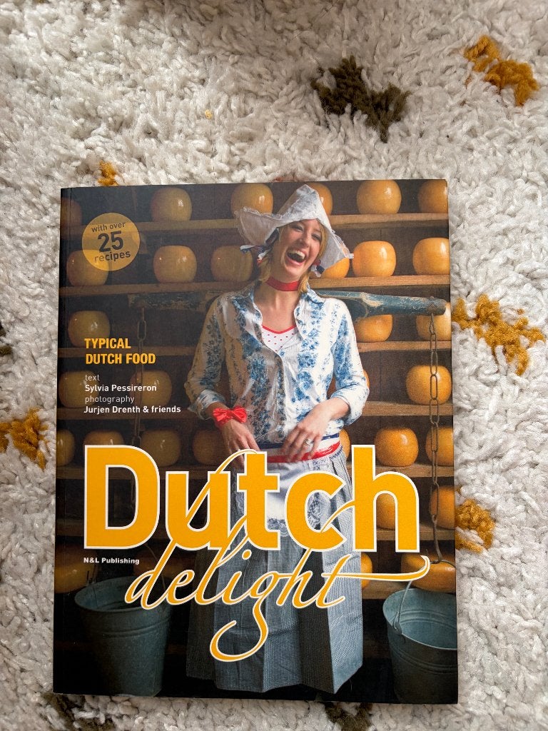 Dutch Delight, typical Dutch food, Ophalen of Verzenden, Zo goed als nieuw, Non-fictie