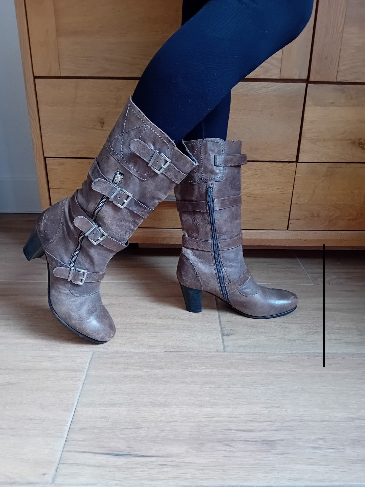Bruine laarzen met gespen - maat 41, Kleding | Dames, Ophalen, Hoge laarzen, Bruin, Gedragen