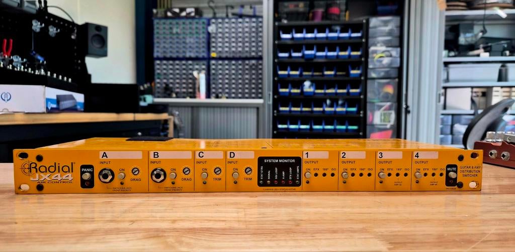 Radial JX44 Air Control Gitaar & Amp Distributie Switcher, Muziek en Instrumenten, Ophalen of Verzenden, Zo goed als nieuw