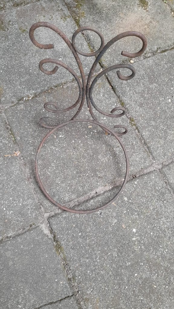 oude, dik ijzeren plantenhangers voor grote potten,voor muur, Ophalen, Zo goed als nieuw
