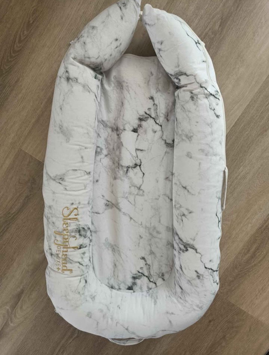 Sleepyhead Deluxe+ babynestje met 2 hoezen, Ophalen of Verzenden, Zo goed als nieuw