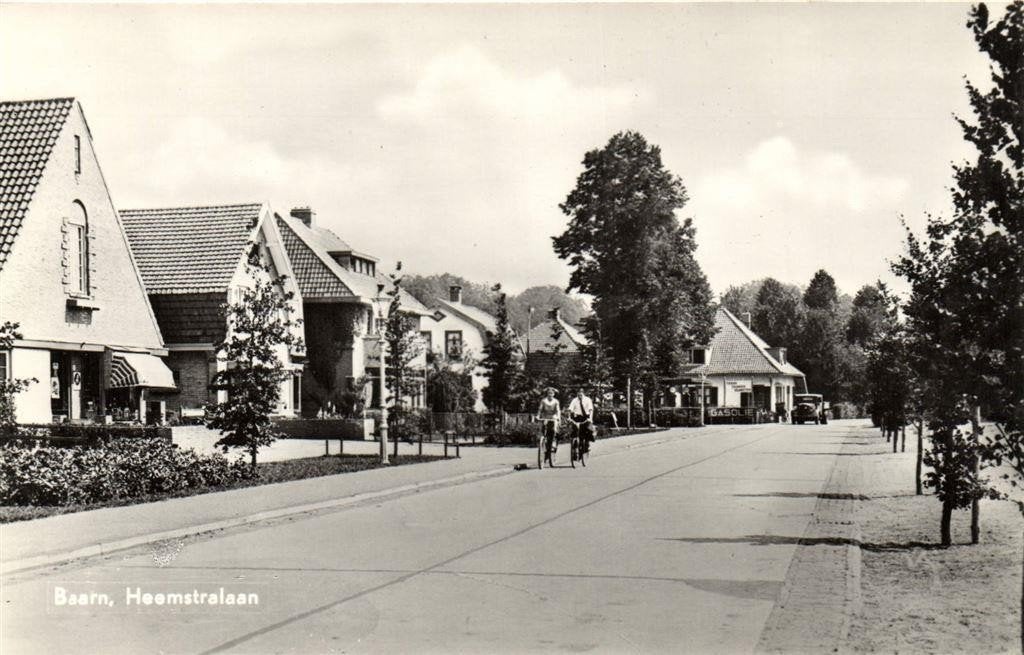 Baarn, Heemstralaan - fietsers - ongelopen, Ophalen of Verzenden, 1940 tot 1960, Ongelopen, Utrecht