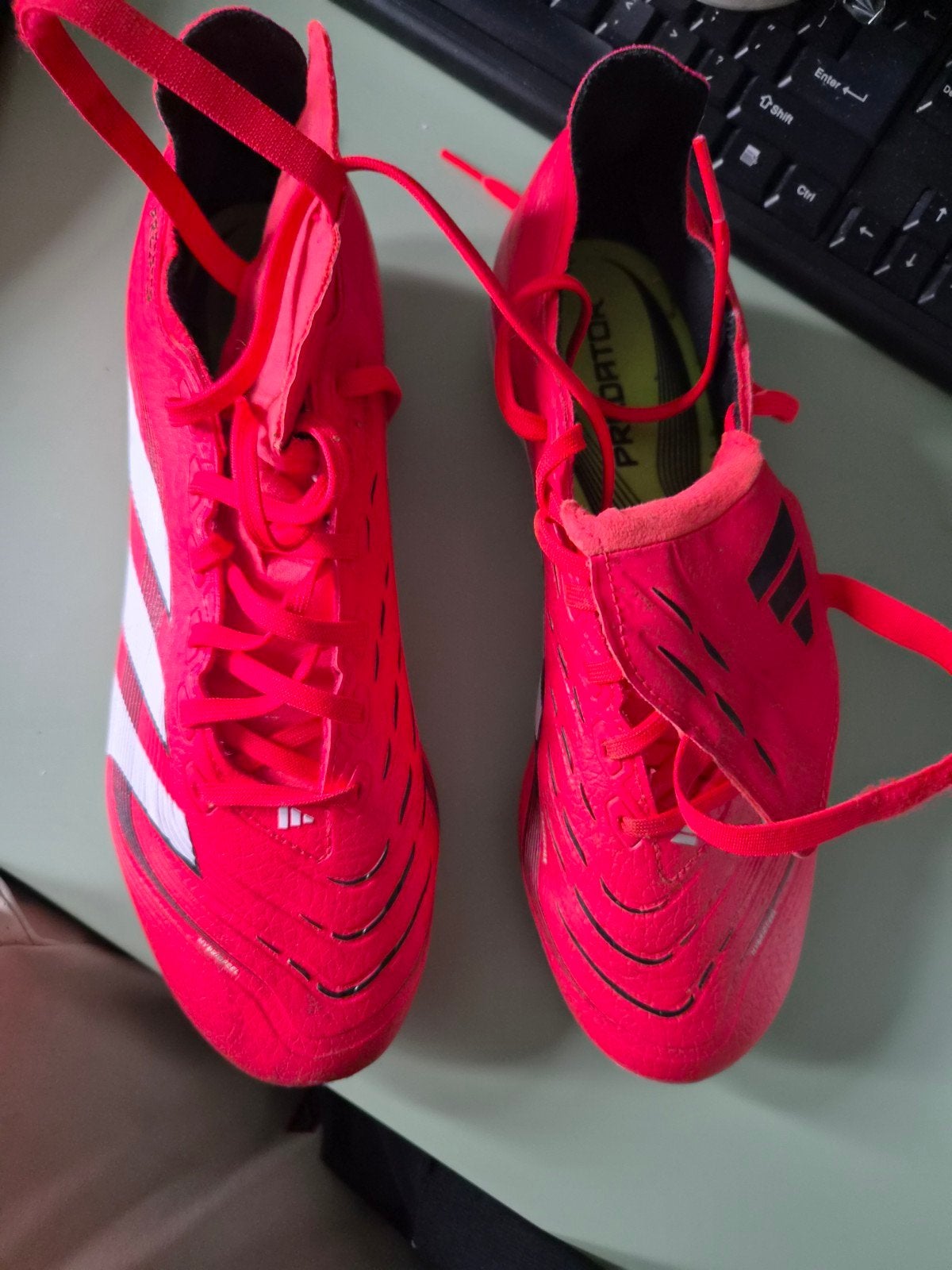 Adidas Predator voetbalschoenen - Maat 43 1/3, Sport en Fitness, Voetbal, Ophalen of Verzenden