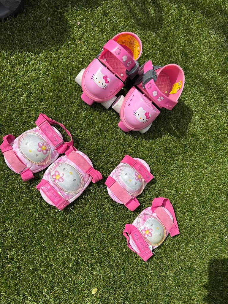 Hello Kitty rolschaatsen verstelbaar met beschermers, Ophalen of Verzenden, Verstelbaar, Gebruikt, Kinderen