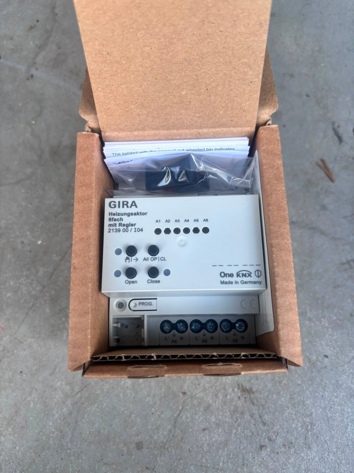 GIRA OneKNX Heizungsaktor 6-voudige regelaar 2139 00, Minder dan 30 cm, Overige typen, Nieuw, Minder dan 60 cm