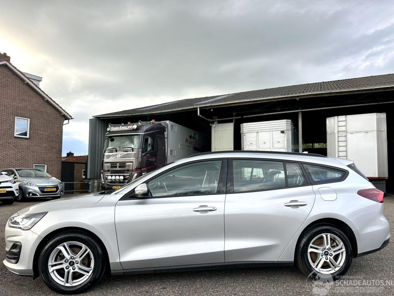 Ford Focus Wagon 1.0 EcoB Hybrid 135pk 6-bak Con - 97dkm nap, Stationwagon, Handgeschakeld, Zilver of Grijs, 999 cc