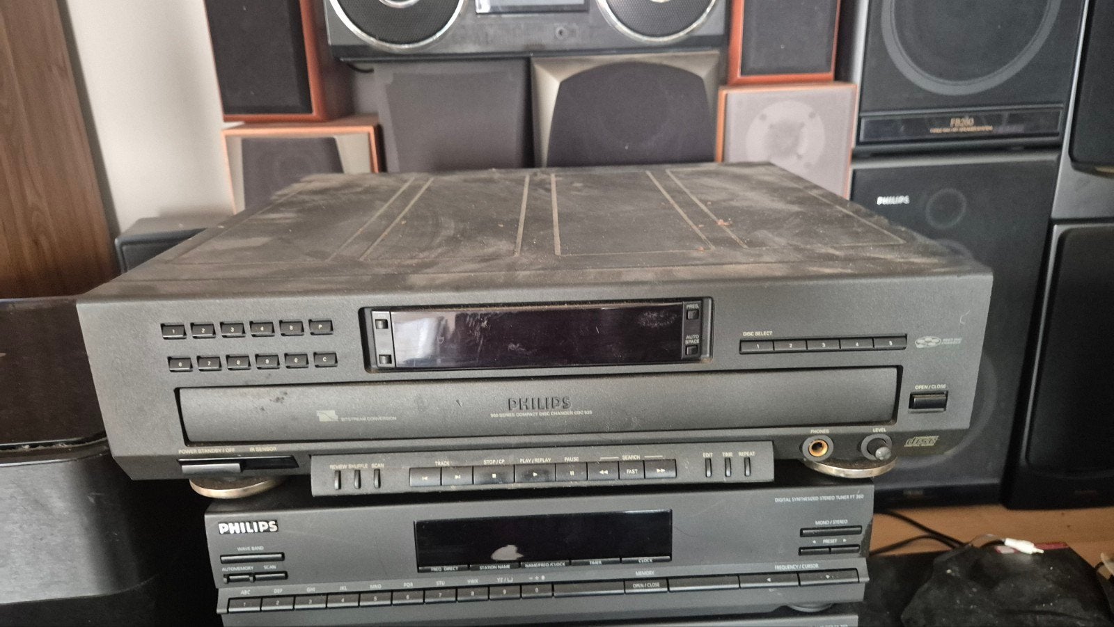Philips CDC 935/20S CD-wisselaar - Vintage Hifi, Philips Consumer Lifestyle B.V., High Tech Campus 5, 5656 AE Eindhoven, Nederland