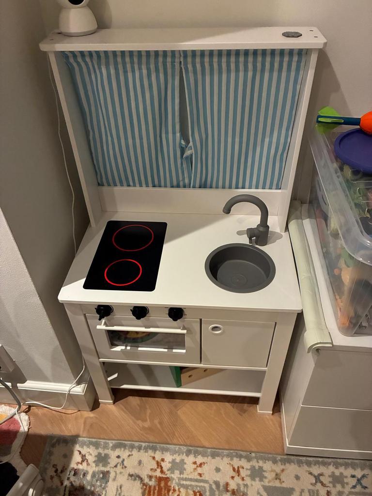 İkea SPISIG Play kitchen with curtains, Ophalen, Zo goed als nieuw