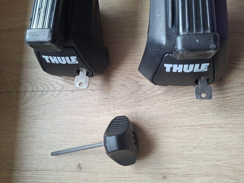 Thule dakdragers peugeot 2008, Ophalen, Gebruikt