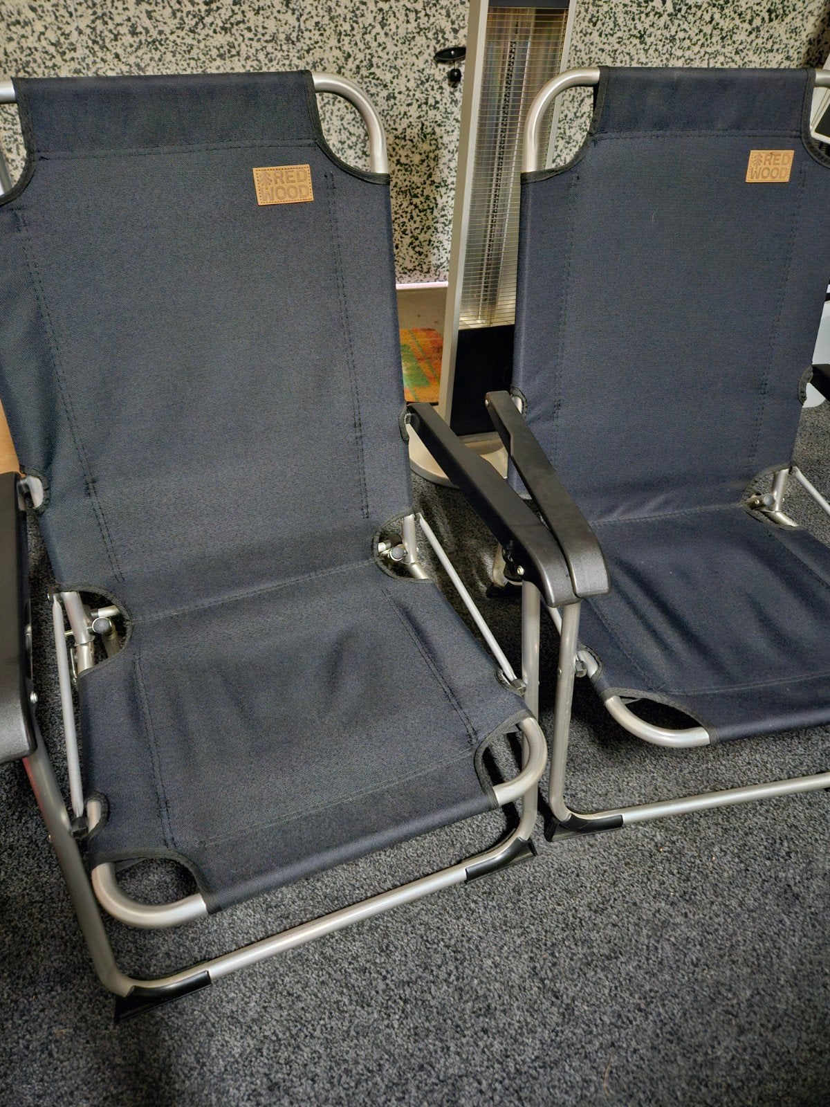 2 lage campingstoelen, merk Red Wood, kleur zwart, Ophalen, Zo goed als nieuw, Campingstoel