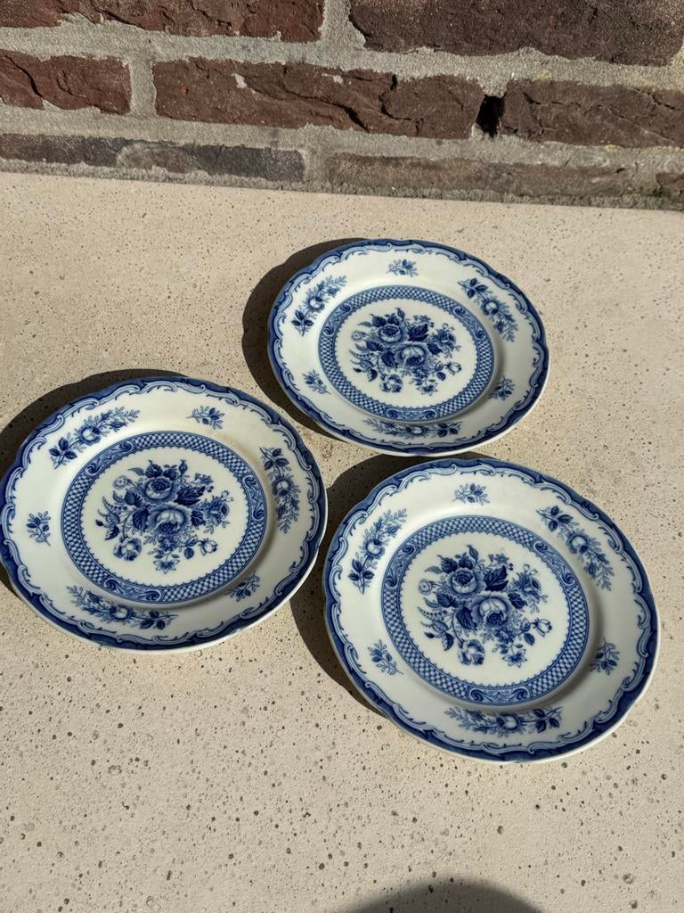 Set van 3 Blue Rose Fine China bordjes uit Japan, Antiek en Kunst, Antiek | Servies los, Ophalen of Verzenden