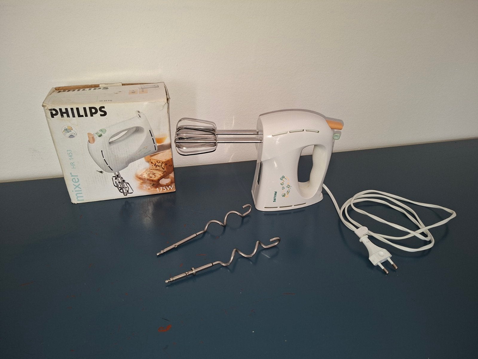 Philips Handmixer HR1452 - Wit met 3 Snelheden en Turbo, Witgoed en Apparatuur, Keukenmixers, Ophalen