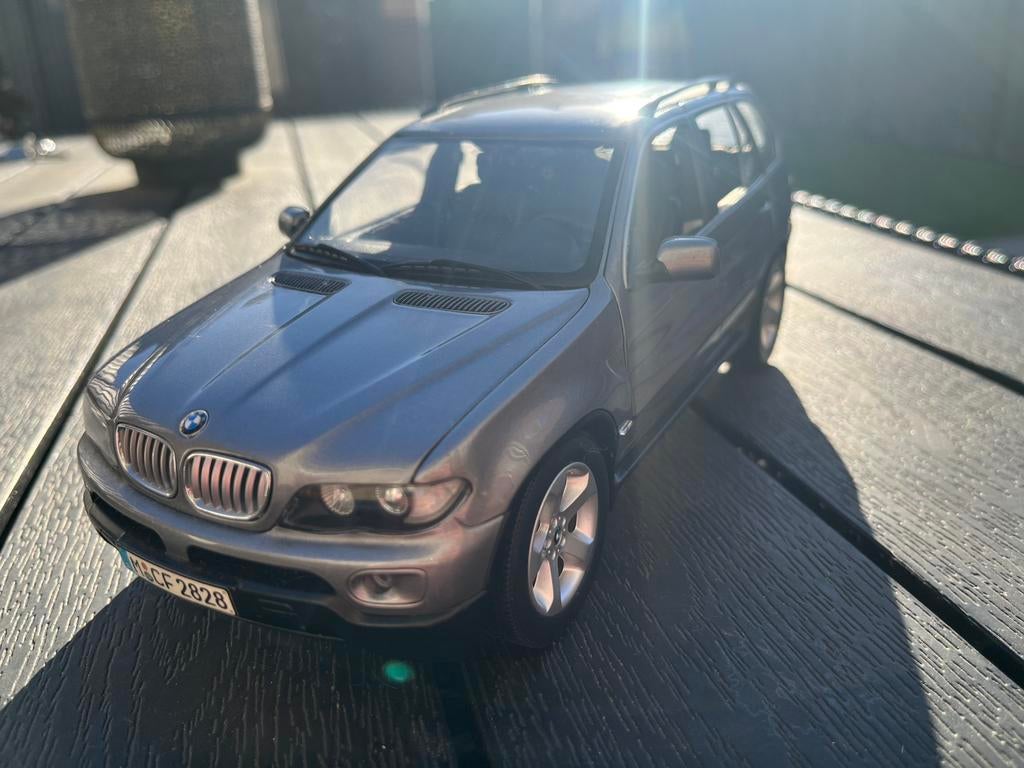 BMW X5 E53 LCI 4.8is Kyosho grijs 1:18 dealer edition, Ophalen of Verzenden, Zo goed als nieuw, Auto, Kyosho