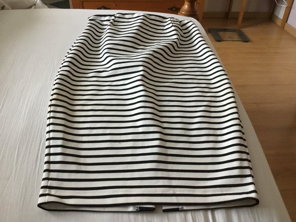 Zwart/witte gestreepte rok van coolcat maat m, Kleding | Dames, Maat 38/40 (M), Zwart, Ophalen of Verzenden, Zo goed als nieuw