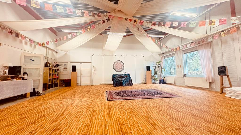Praktijk, dans ceremonie ruimte te huur, Feestzaal of Podium