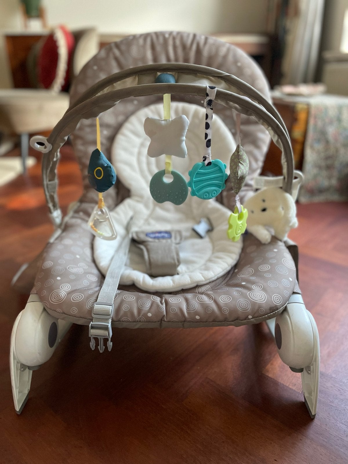 Chicco wipstoeltje met speelboog, Kinderen en Baby's, Wipstoeltjes, Ophalen, Wipstoel, Chicco, Met gordel(s) of riempje(s)