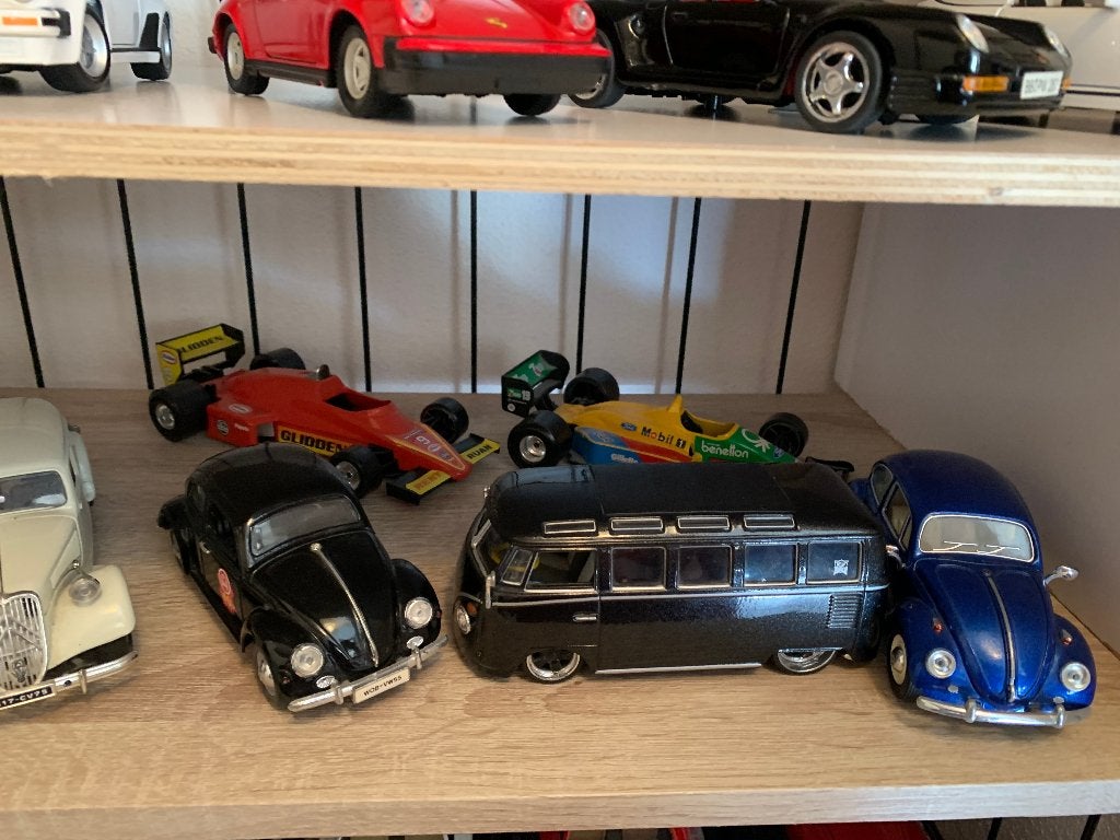 volkswagens 1samba  bus en2kevers   124, Hobby en Vrije tijd, Modelauto's | 1:18, Ophalen, Zo goed als nieuw, Overige typen, Overige merken