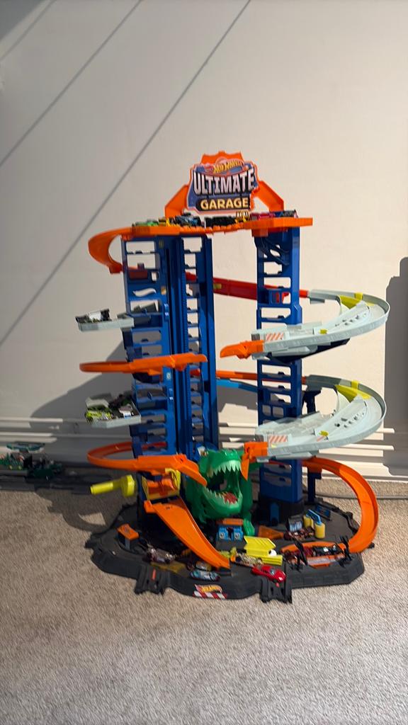 Hot wheels dino Ultimate garage, Ophalen, Gebruikt, Handmatig, Hot Wheels
