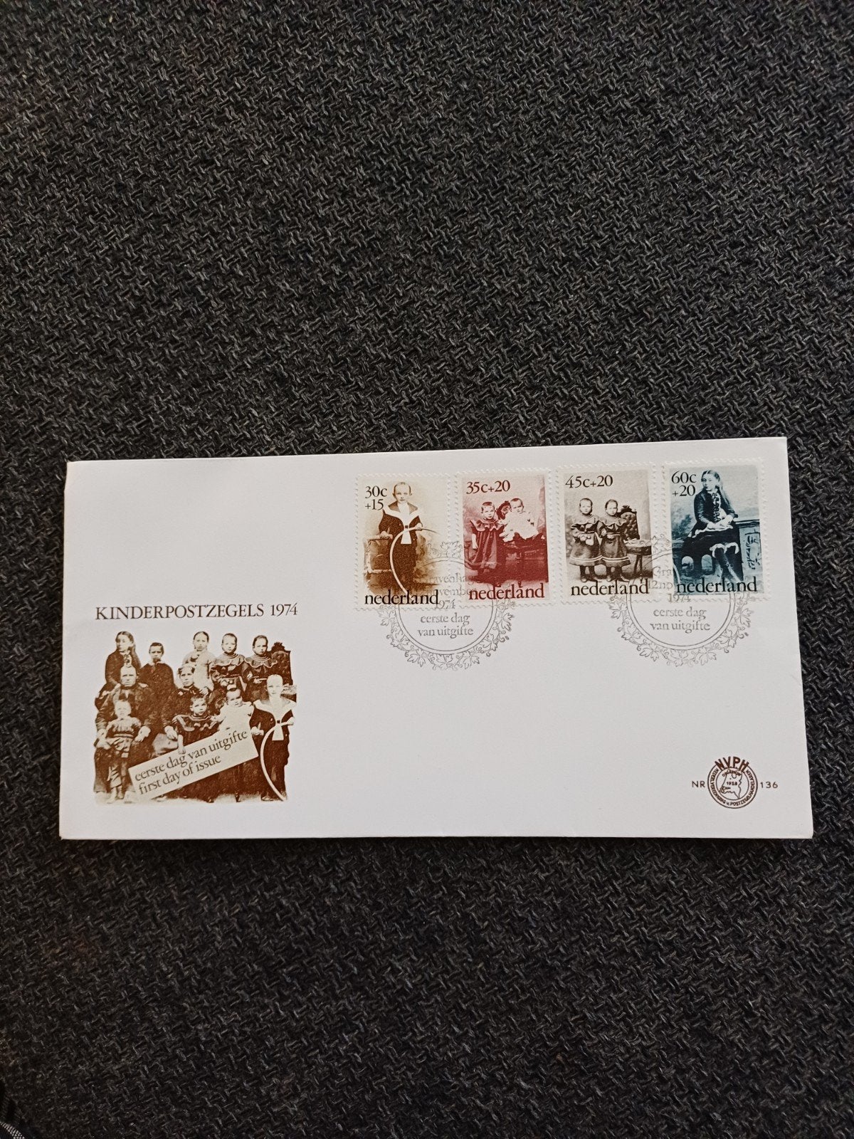 Kinderpostzegels 1974 Eerste Dag van Uitgifte, Postzegels en Munten, Postzegels | Eerstedagenveloppen, Ophalen of Verzenden, Nederland
