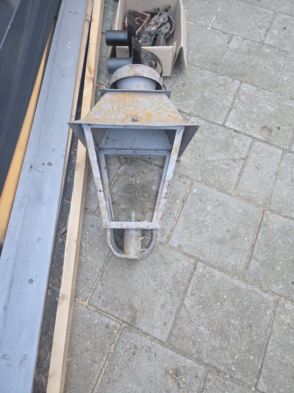 smeedijzeren beslag en lantaarns, Ophalen, Staande lamp, Netvoeding, 50 tot 250 watt