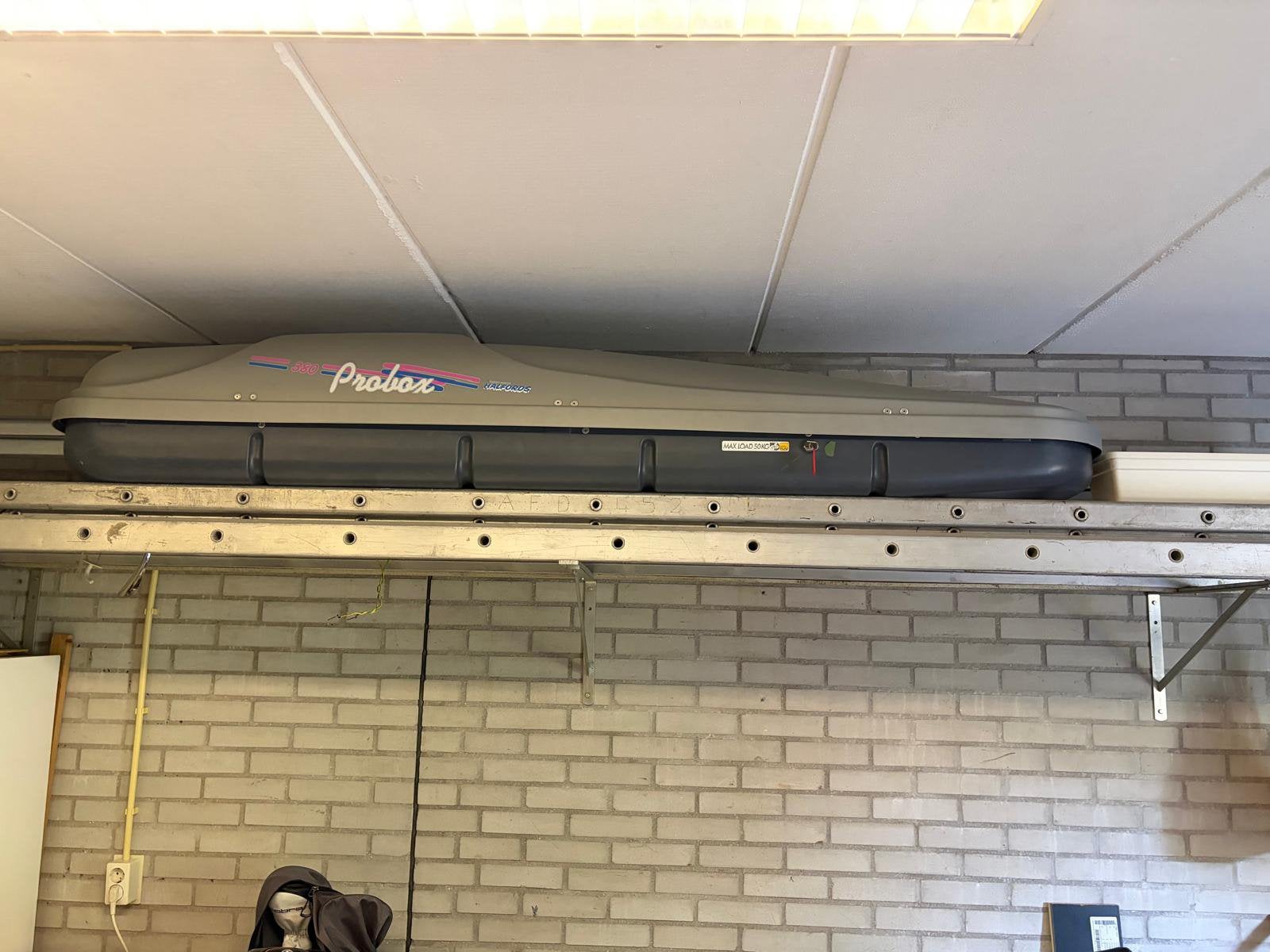 Mooie ski/bagage box perfect voor vakanties met de auto, Ophalen, Zo goed als nieuw