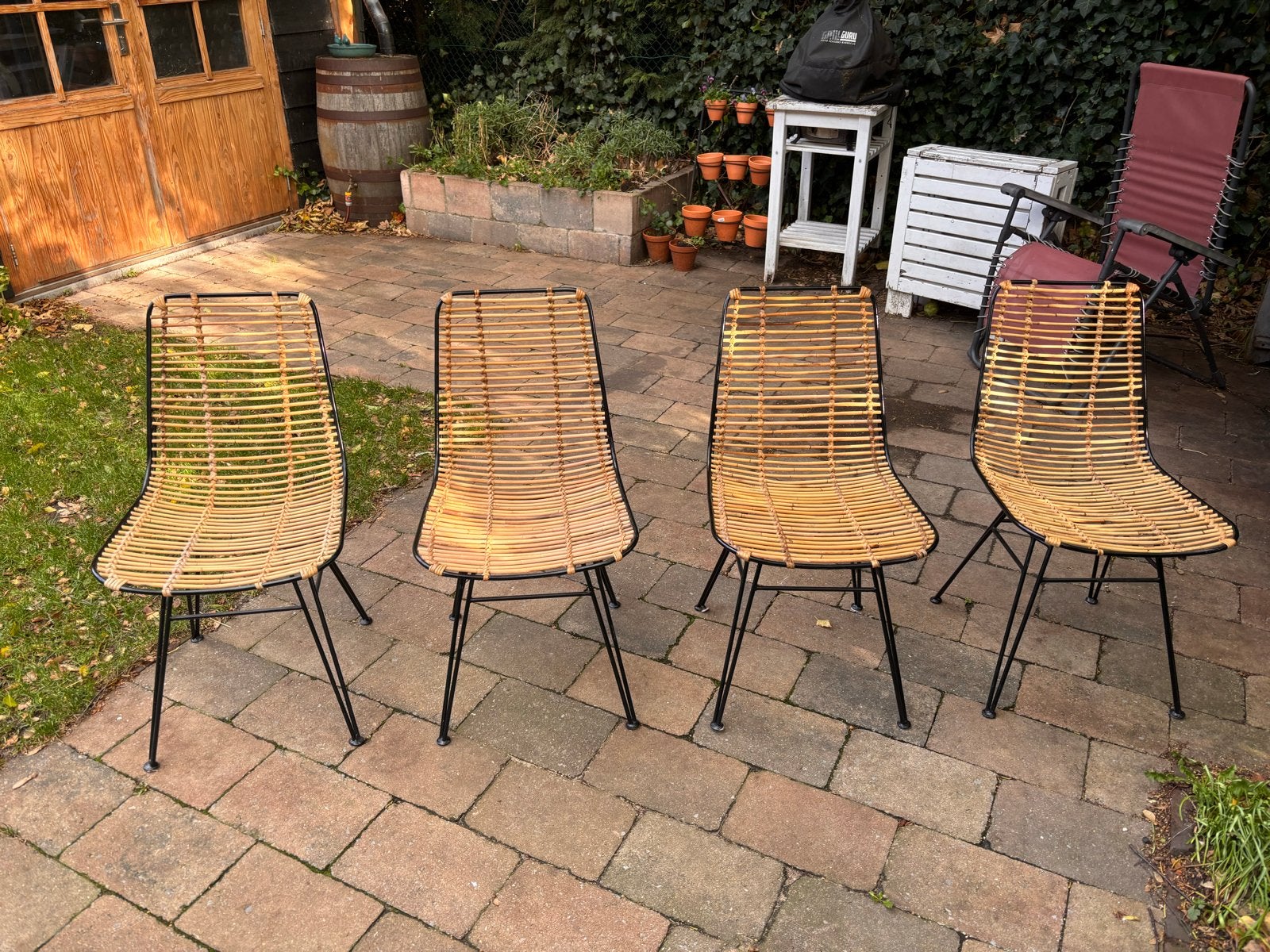 4 rotan stoelen (Kave home - Tishana)  met metalen frame, Ophalen, Zwart, Riet of Rotan, Zo goed als nieuw