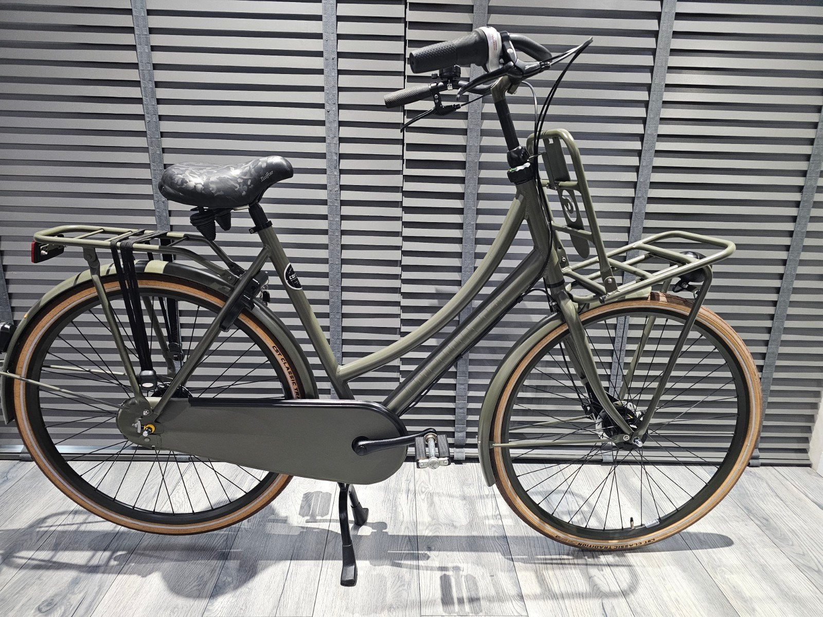 Cortina U4 Army Green in absolute nieuwstaat.
- 28 inch wiel, Versnellingen, 56 cm of meer, Zo goed als nieuw, Trommelrem