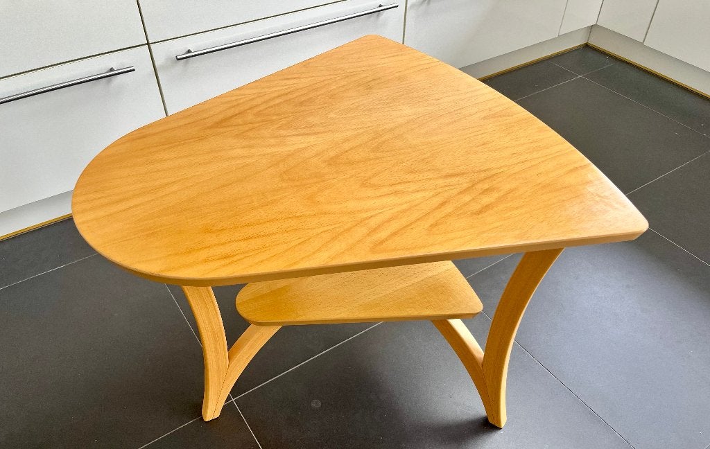 Spinell Dråpe tafel van de Noorse meubelfabrikant Kleppe., Huis en Inrichting, 45 tot 60 cm, Noors Scandinavisch, Zo goed als nieuw