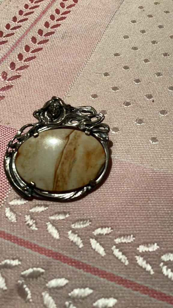 Retro broches, Verzenden