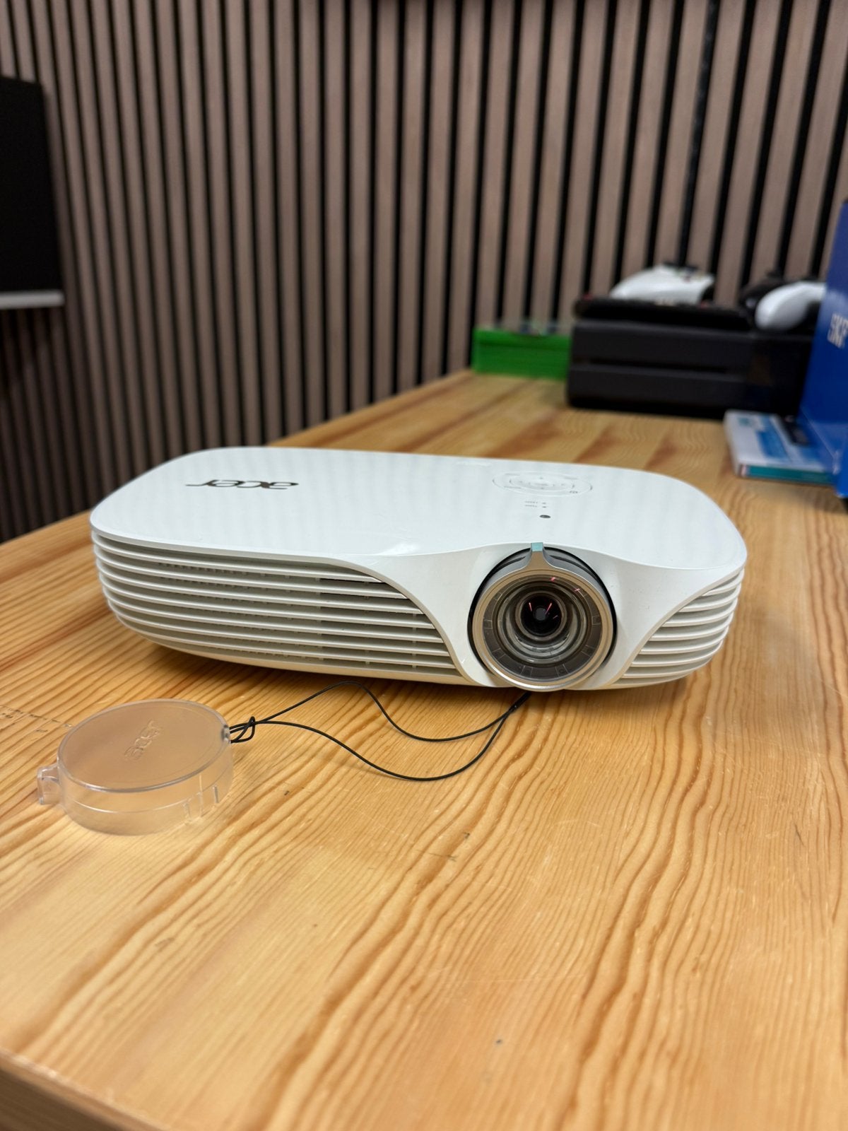 Acer K138ST Mini Beamer LED Short Throw Projector WXGA, Ophalen of Verzenden, Zo goed als nieuw, LED