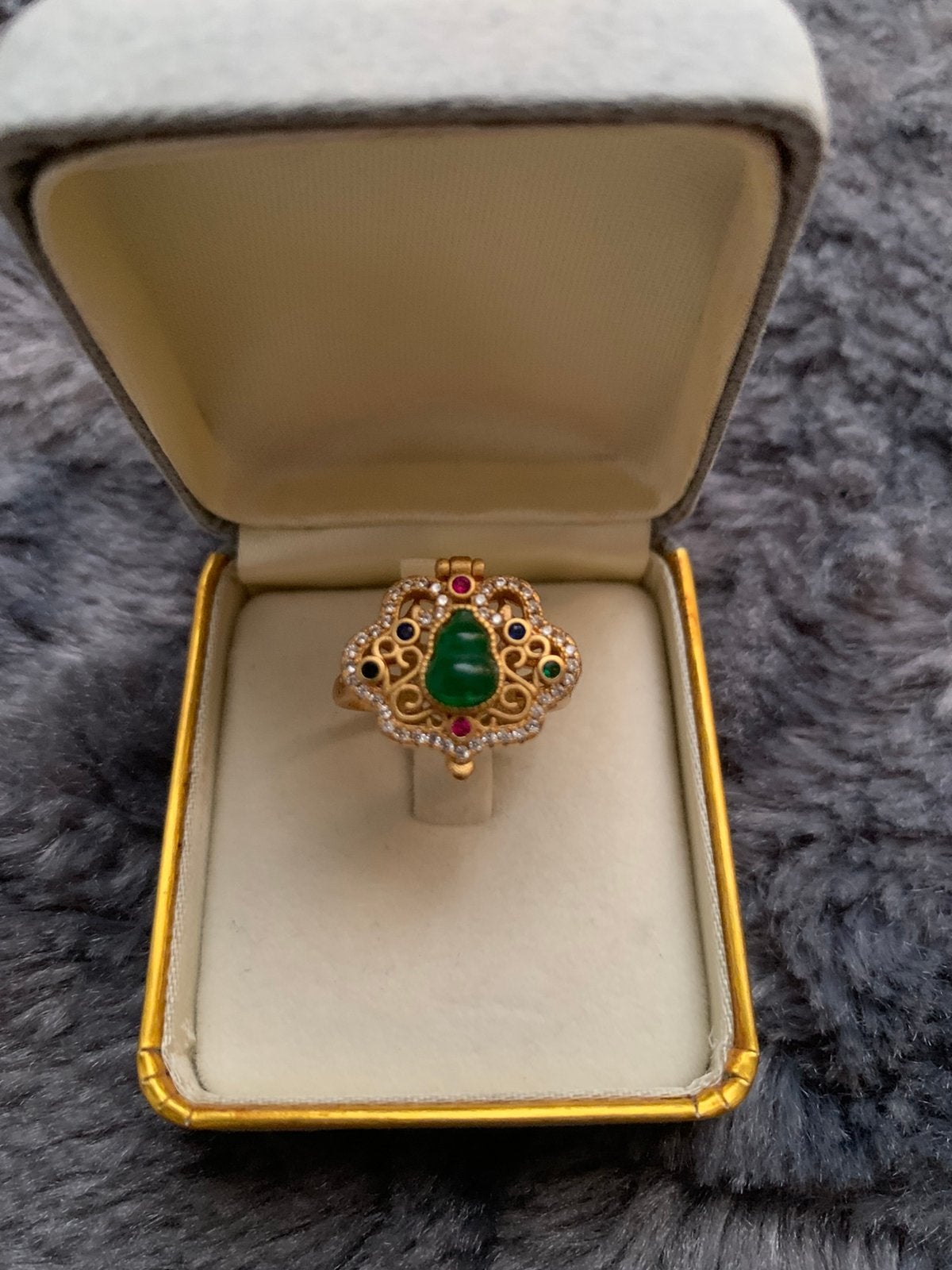 Gouden ring ( 999 ), Sieraden, Tassen en Uiterlijk, Ringen, Ophalen, Zo goed als nieuw, Met edelsteen, Dame