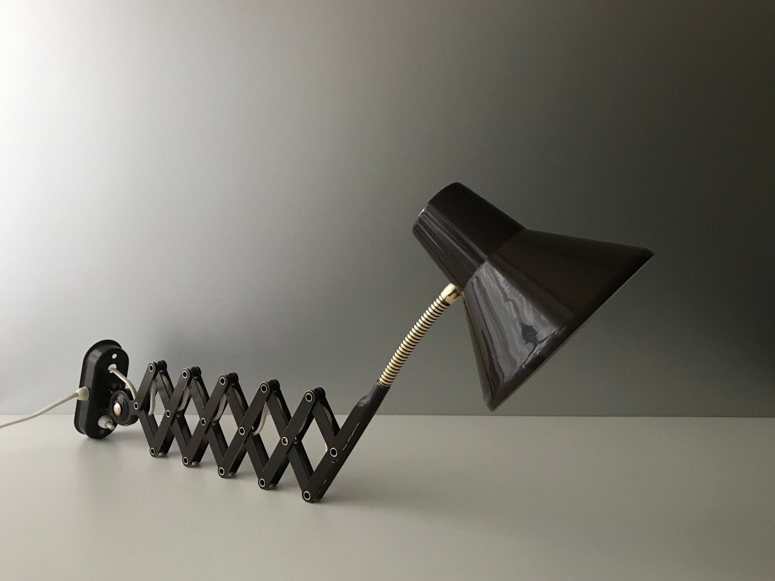 Hala Zeist scissor lamp brown 70s silence of the lamps, Huis en Inrichting, Lampen | Wandlampen, Ophalen of Verzenden, Gebruikt