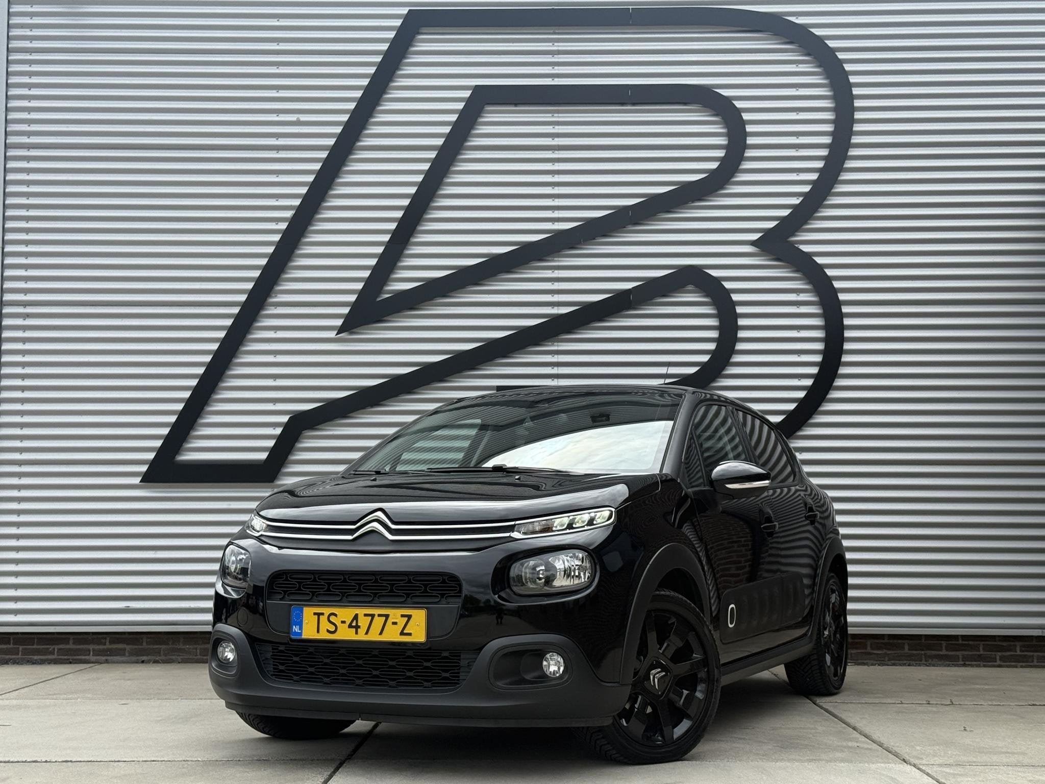 Citroen C3 1.2 PureTech S&S Shine 2e Eigenaar|Navi|Pano|Came, Gebruikt, Euro 6, 1199 cc, 450 kg