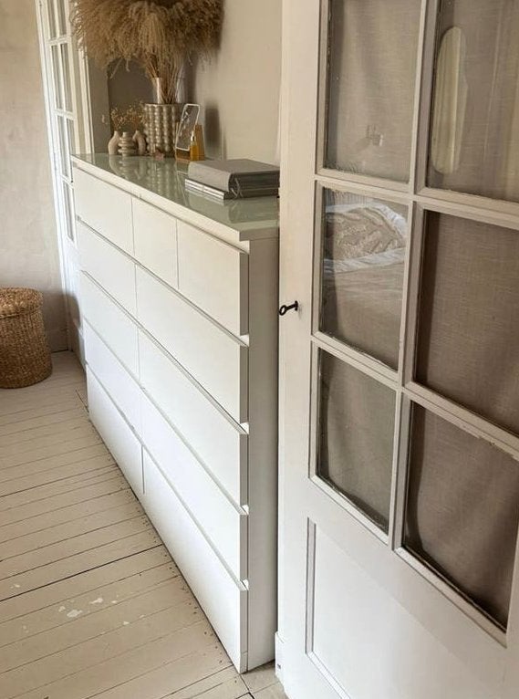 Twee IKEA Malm ladekast met glasplaat, Ophalen, 5 laden of meer, 100 tot 150 cm, 50 tot 100 cm
