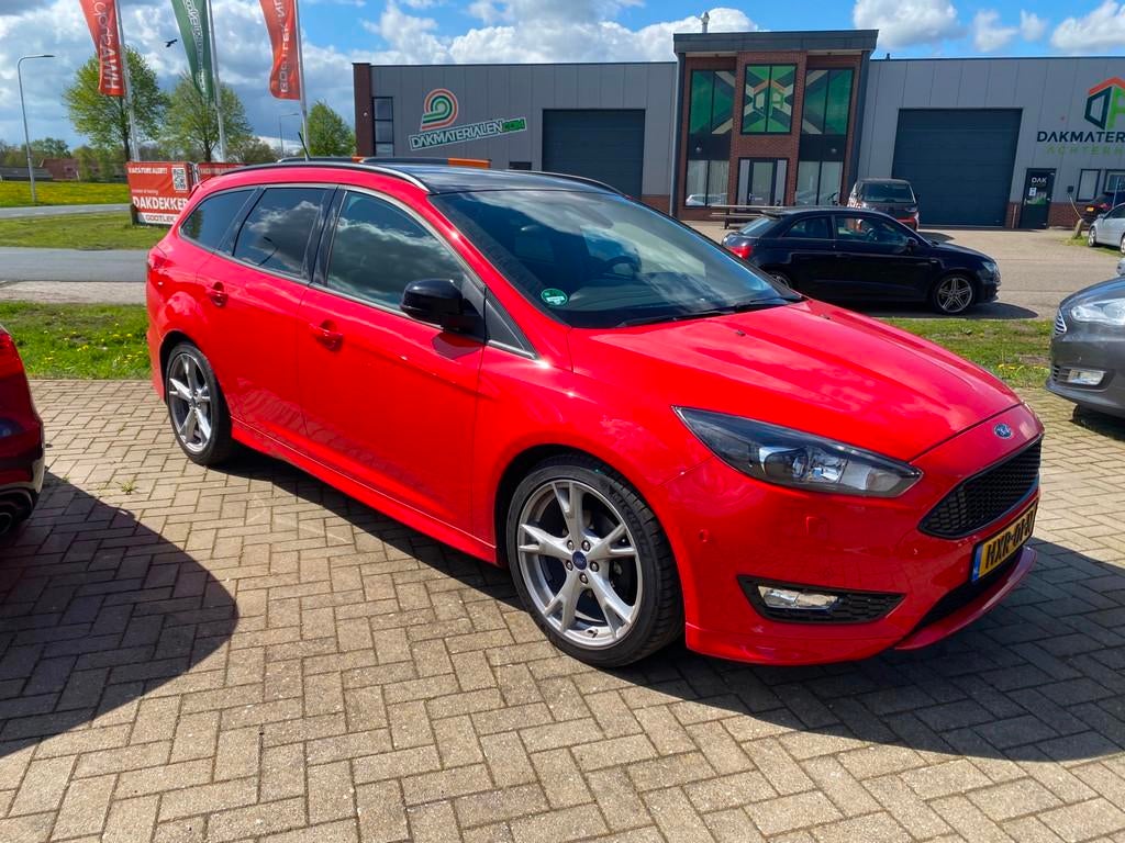 Ford Focus Wagon 1.0 EcoBoost 140PK ST-line, Gebruikt, Euro 6, Start-stop-systeem, Handgeschakeld