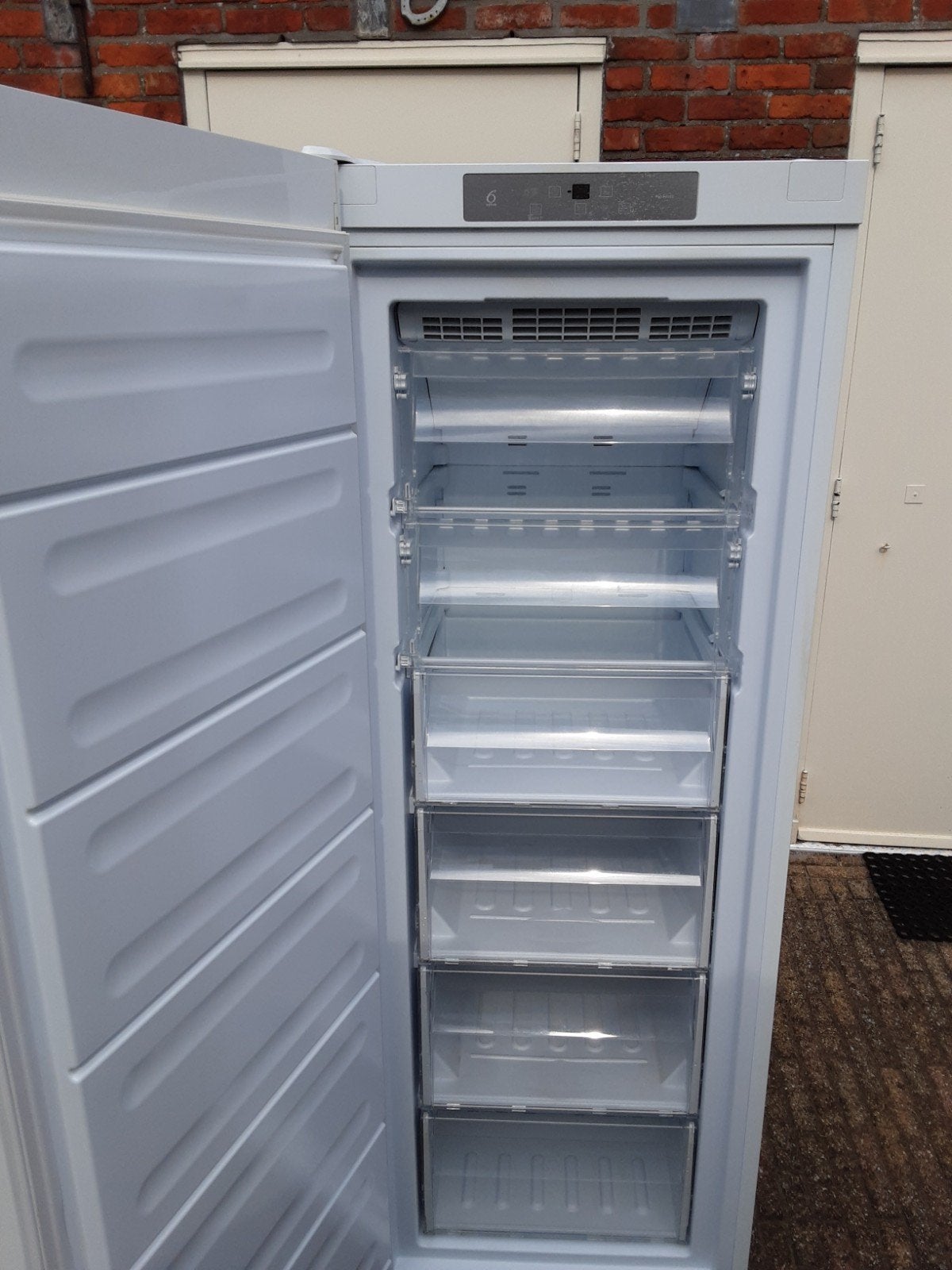 Whirlpool No Frost Diepvrieskast 223L - 6 laden, Gebruikt, 160 cm of meer, Ophalen, Vrieskast